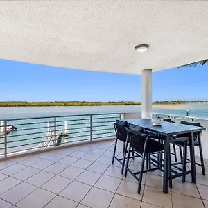 https://m1-resort.hotelssunshinecoast.net
