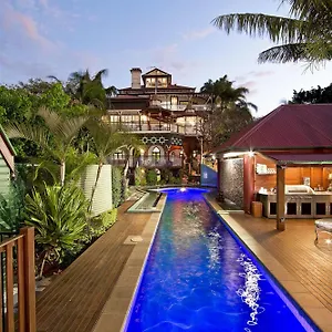 https://franklin-villa.queenslandhotels.net